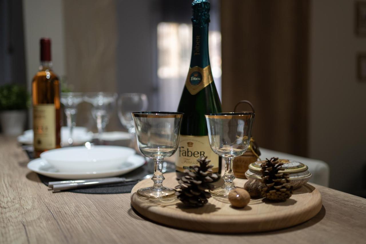 Gold Apartman Vrsac Eksteriør billede